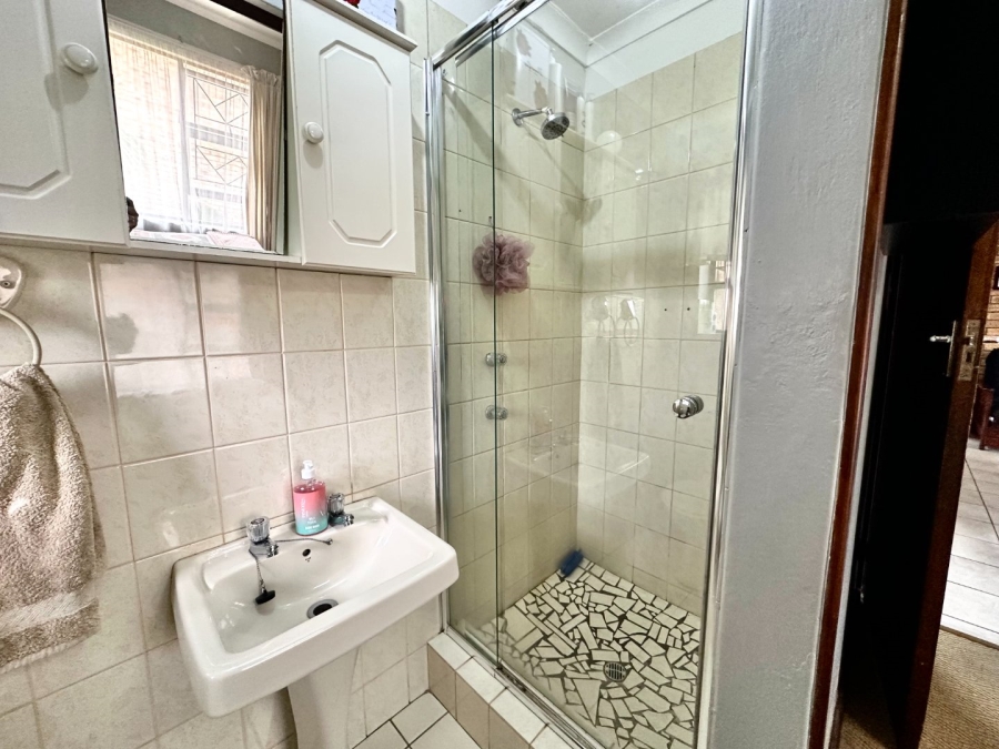 3 Bedroom Property for Sale in Denneoord Western Cape